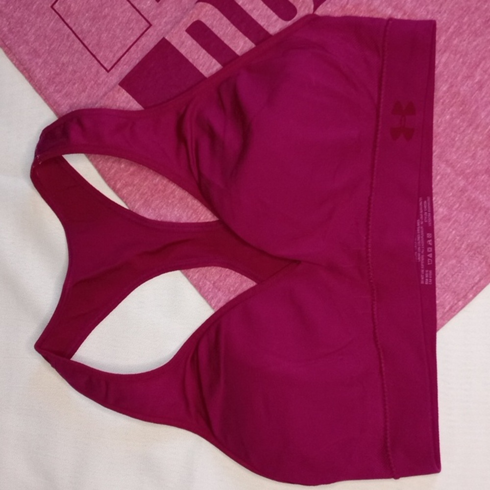 Under Armour - Racerback Sports Bra